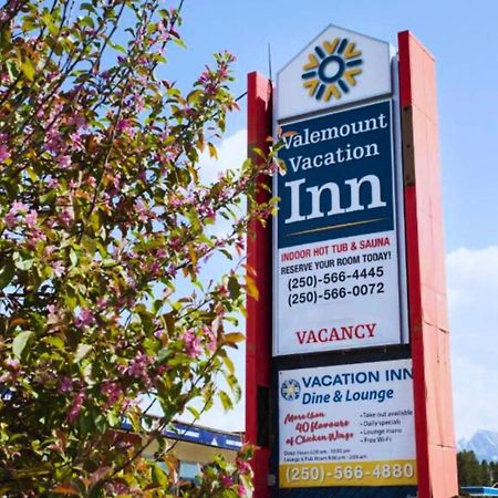 Valemount Vacation Inn Екстер'єр фото