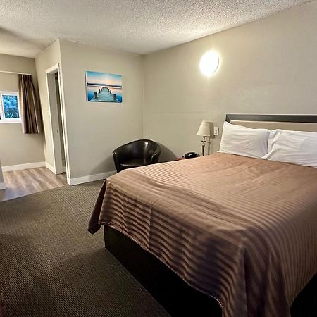 Valemount Vacation Inn Екстер'єр фото