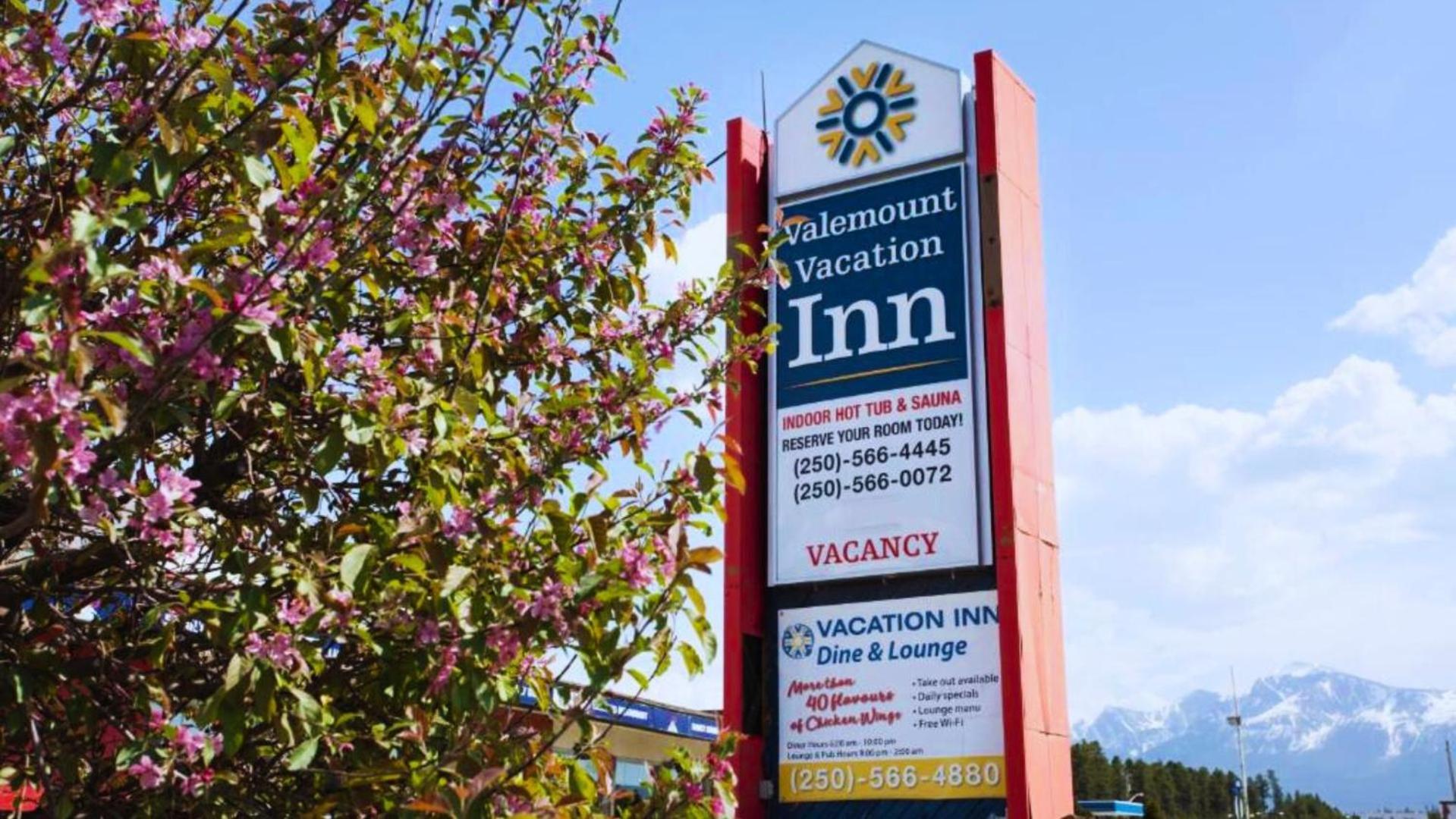 Valemount Vacation Inn Екстер'єр фото